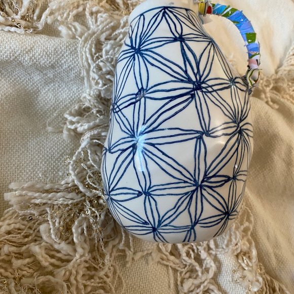 ANTHROPOLOGIE Keramisk Blue Star Patterned Vase - Picture 3 of 8